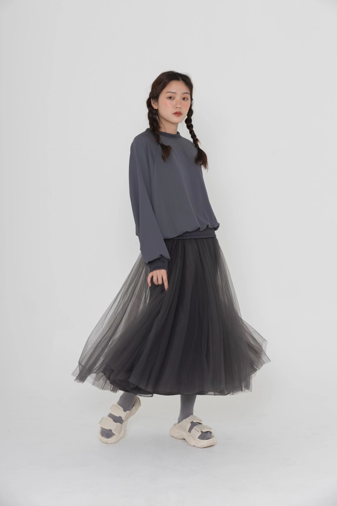 深灰