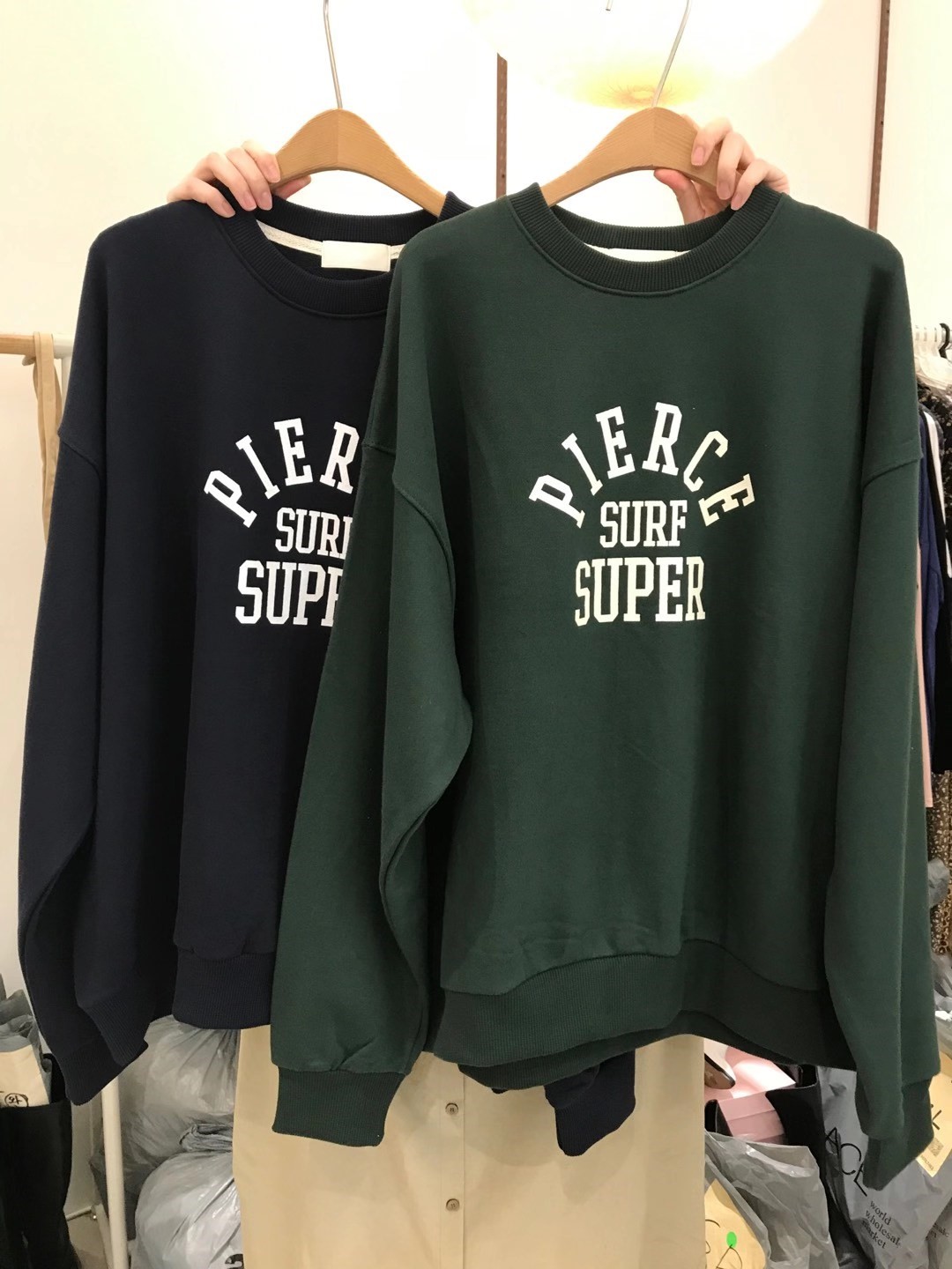 灰色