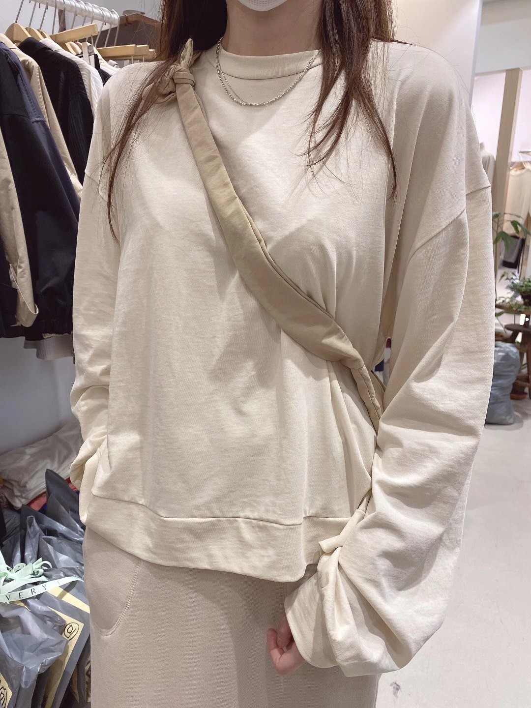 黄色