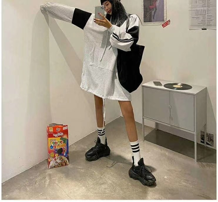 灰色