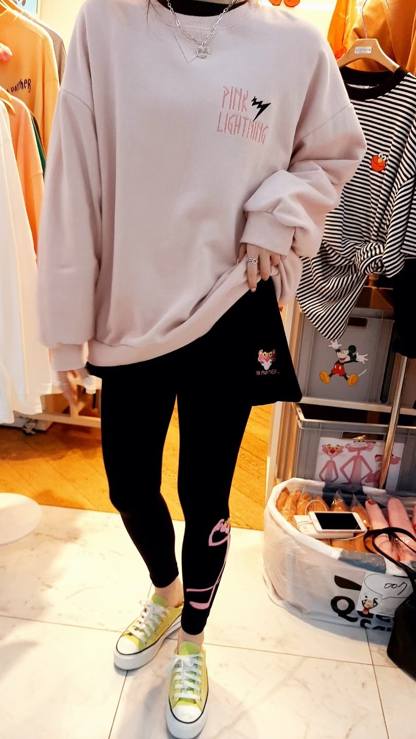 黑色