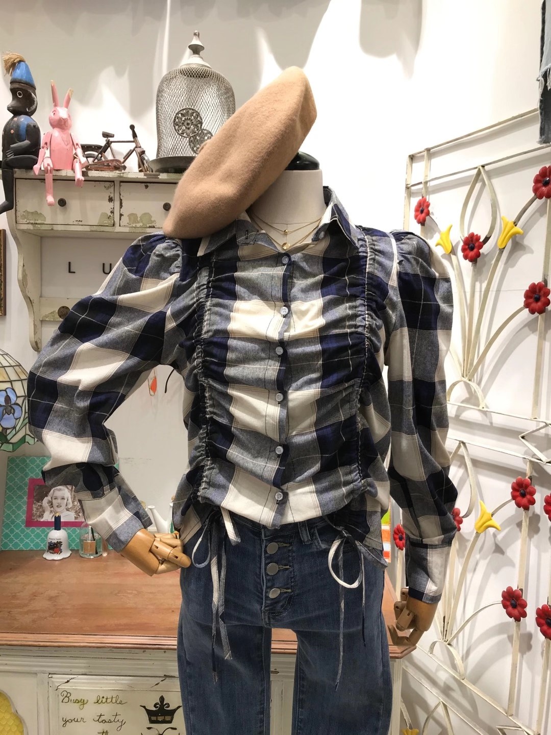 灰色