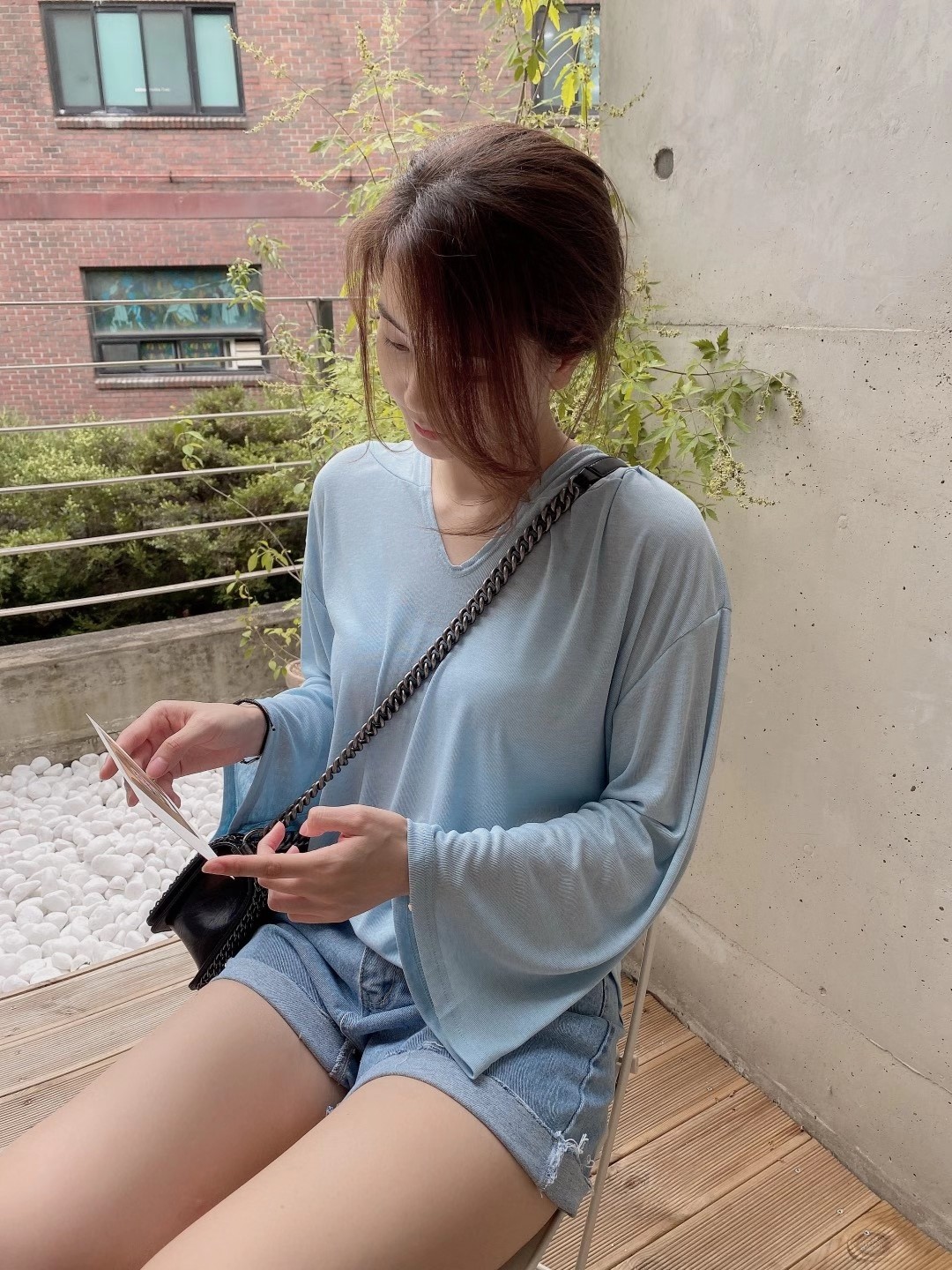 粉红色
