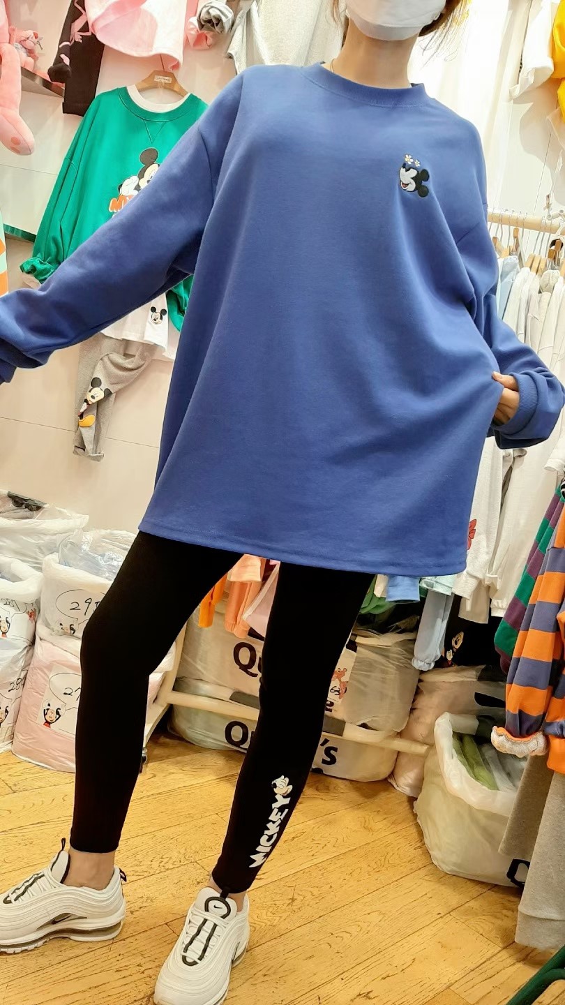蓝色