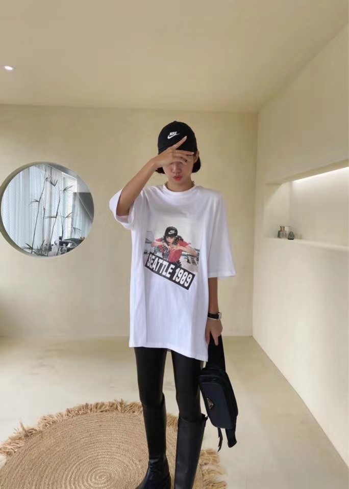 灰色