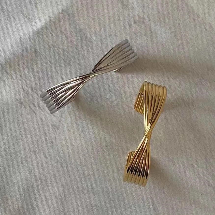 银色