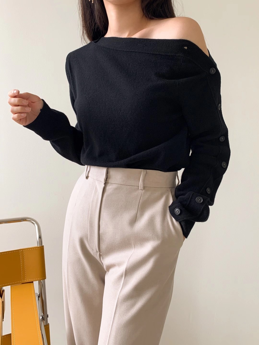 黑色