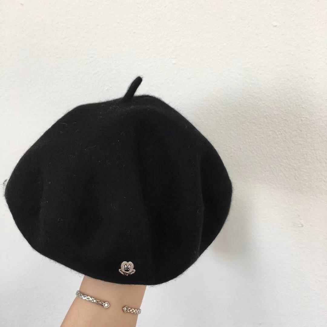黑色