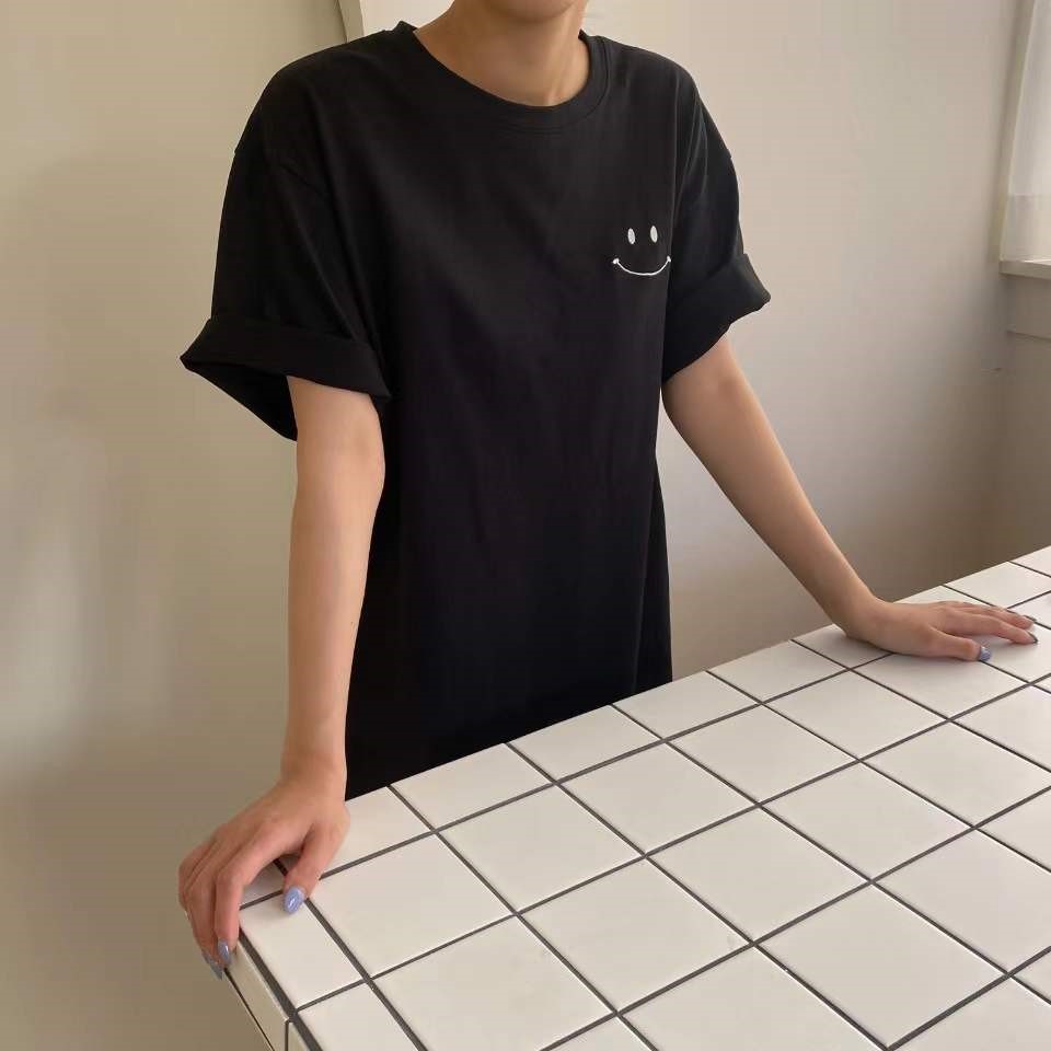 黑色