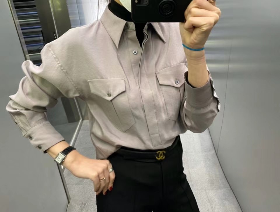 灰色