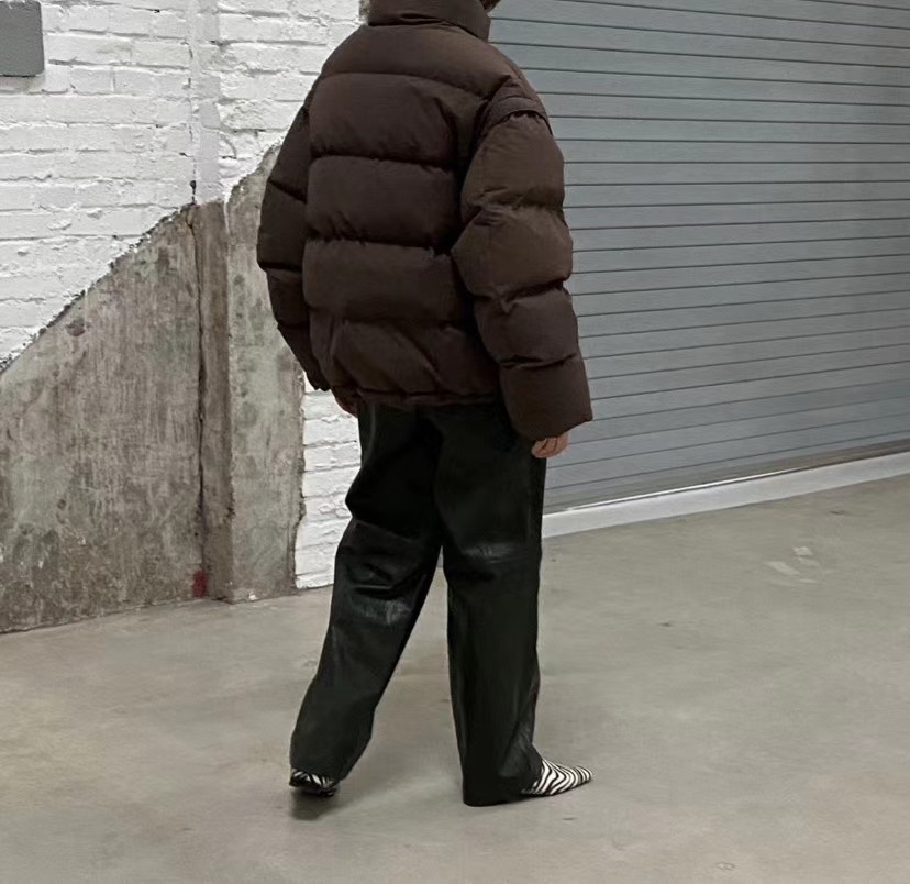 深棕色