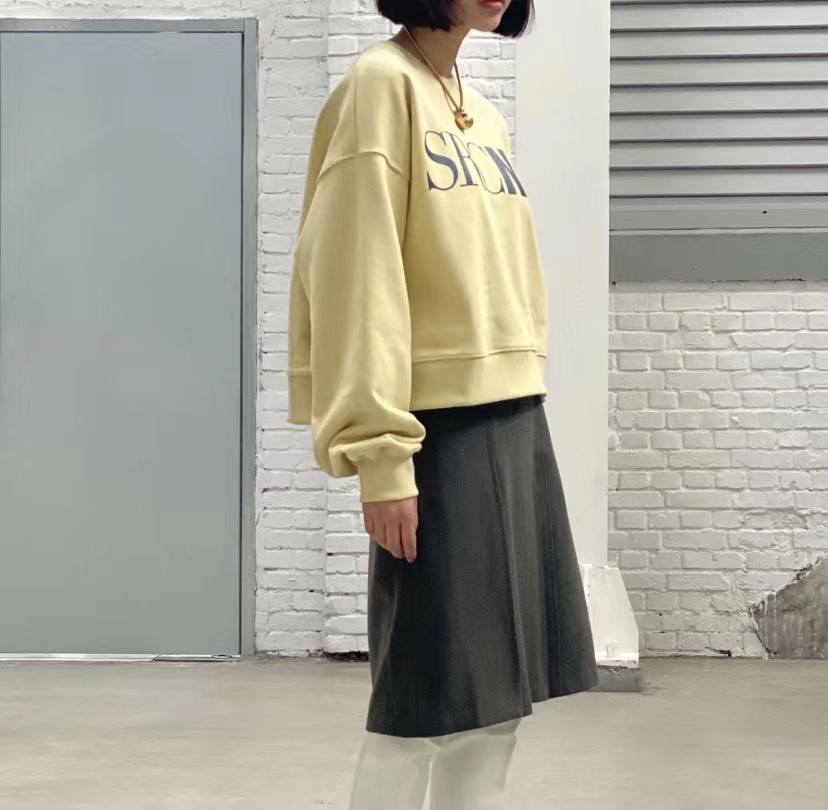 黄色