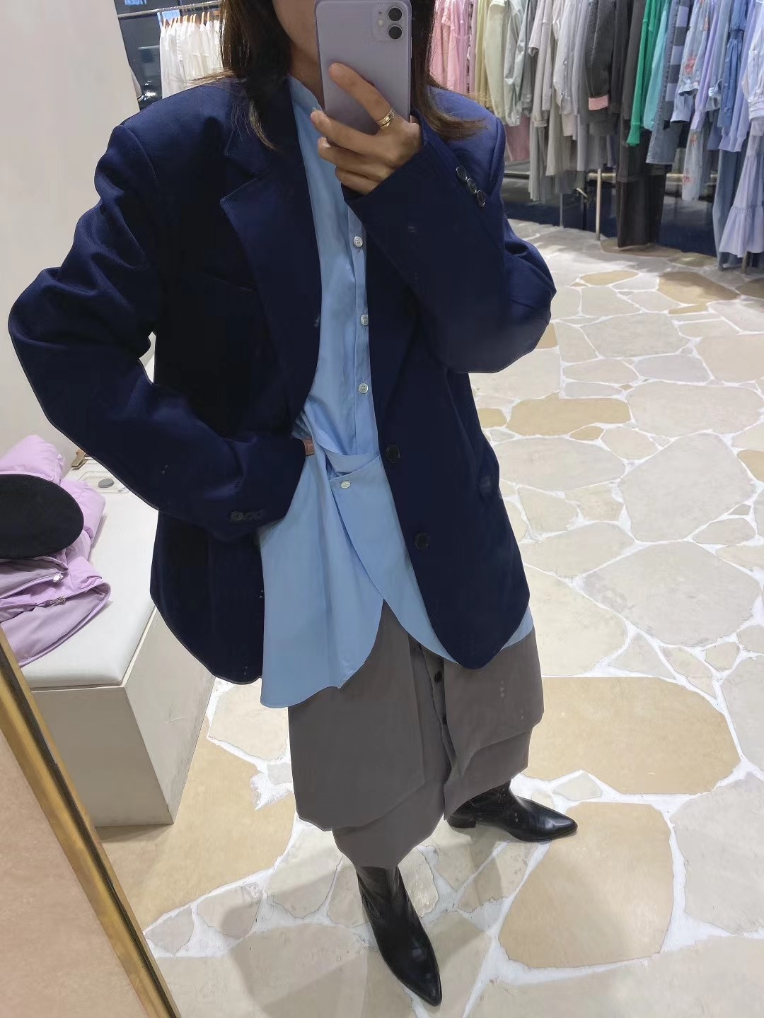 蓝色