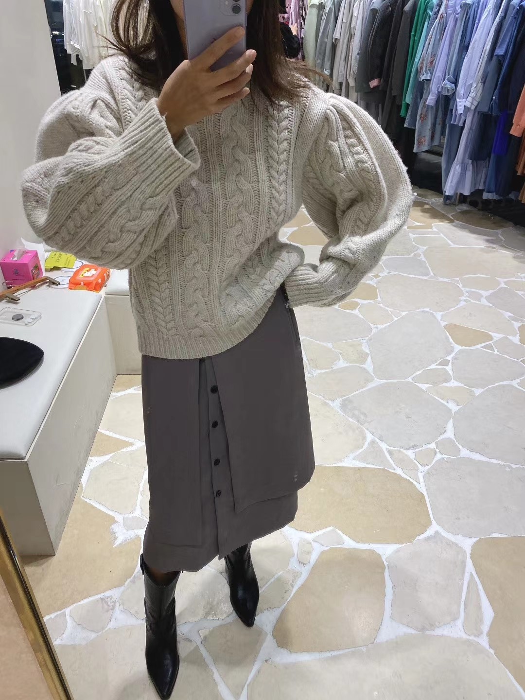 灰色