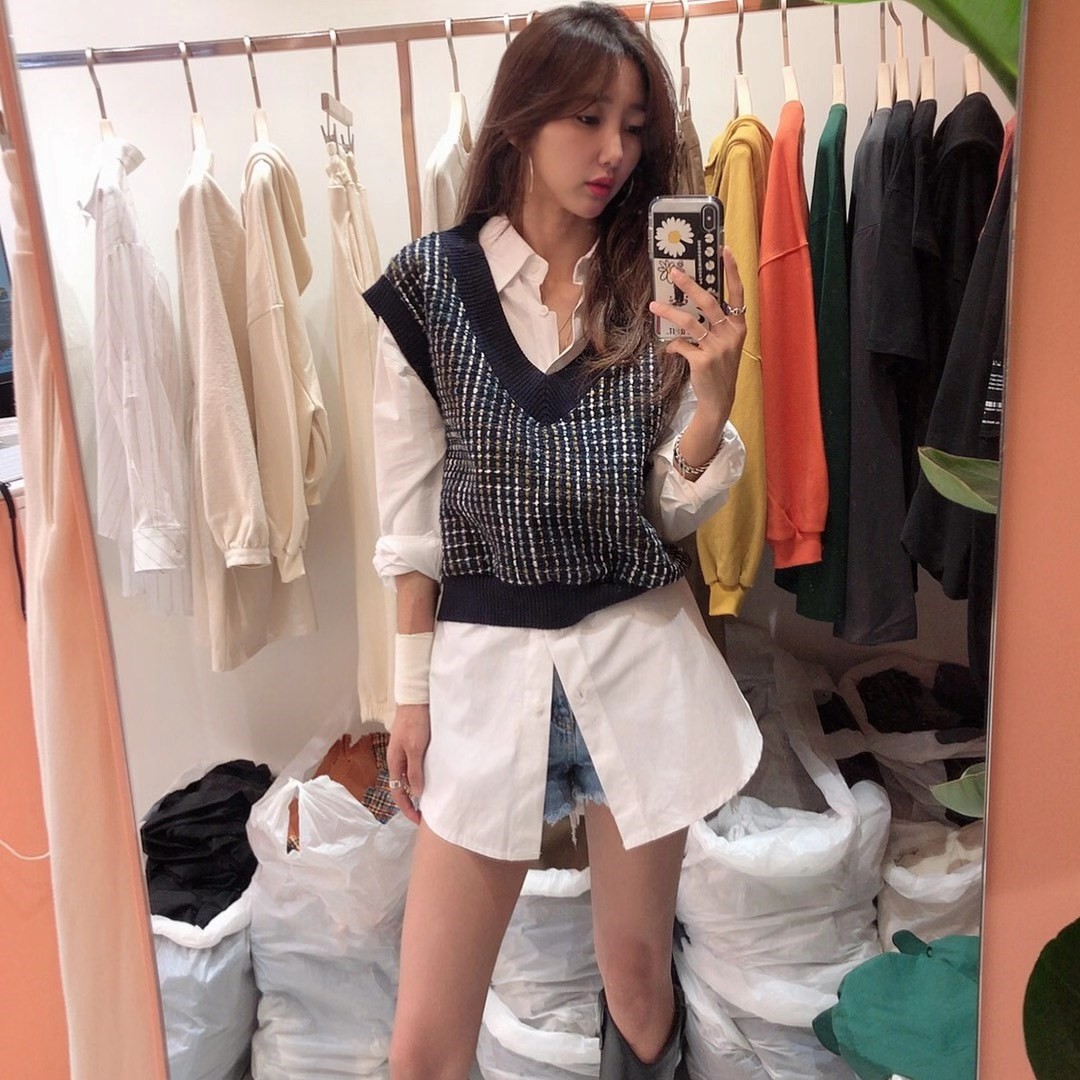 黑色