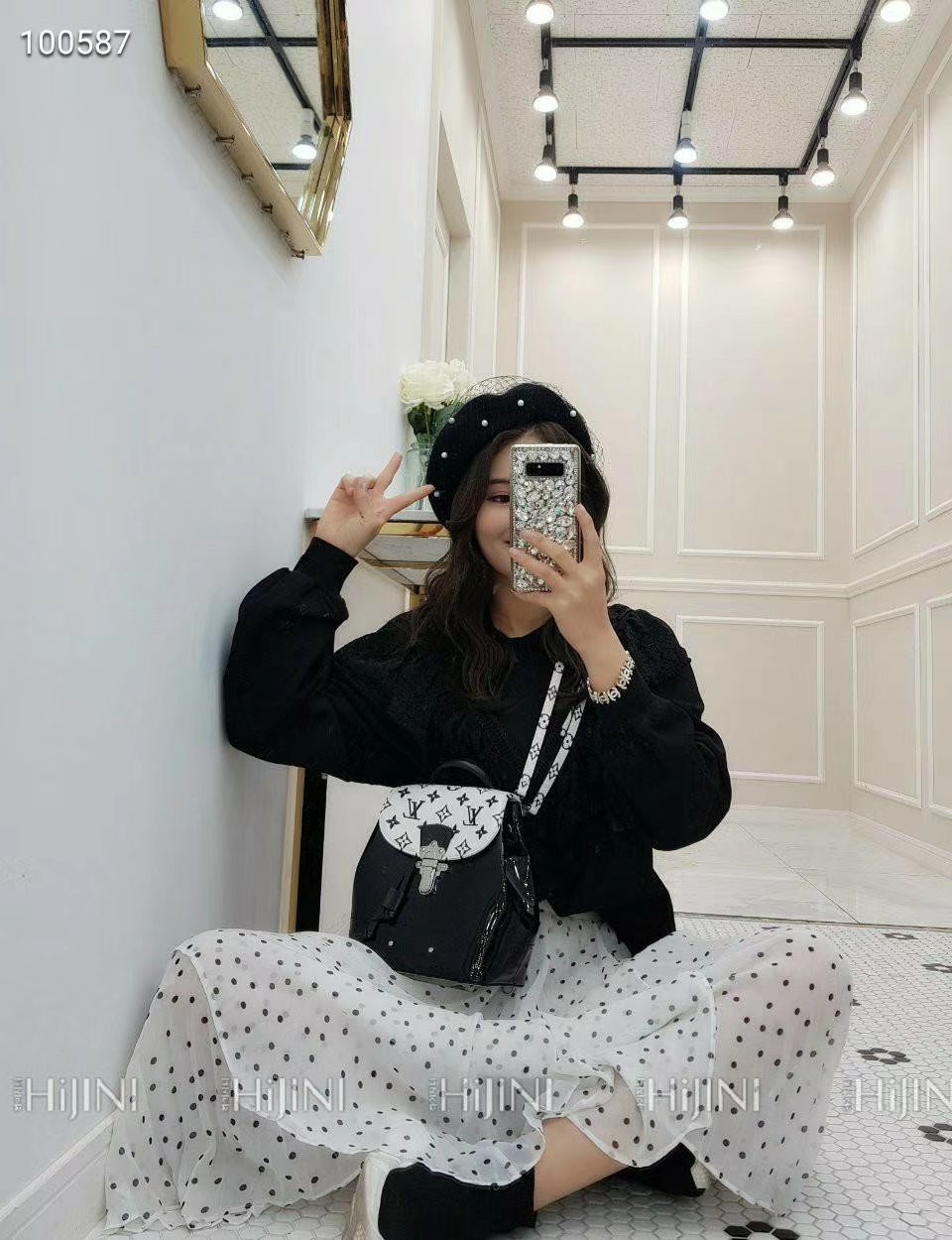 黑色