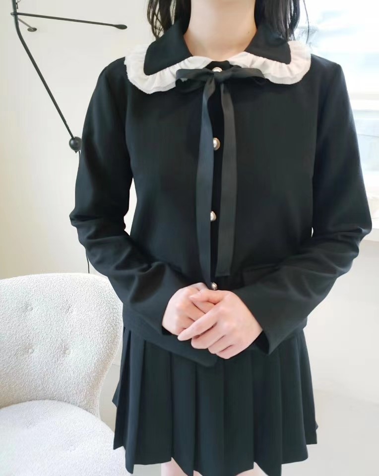 黑色