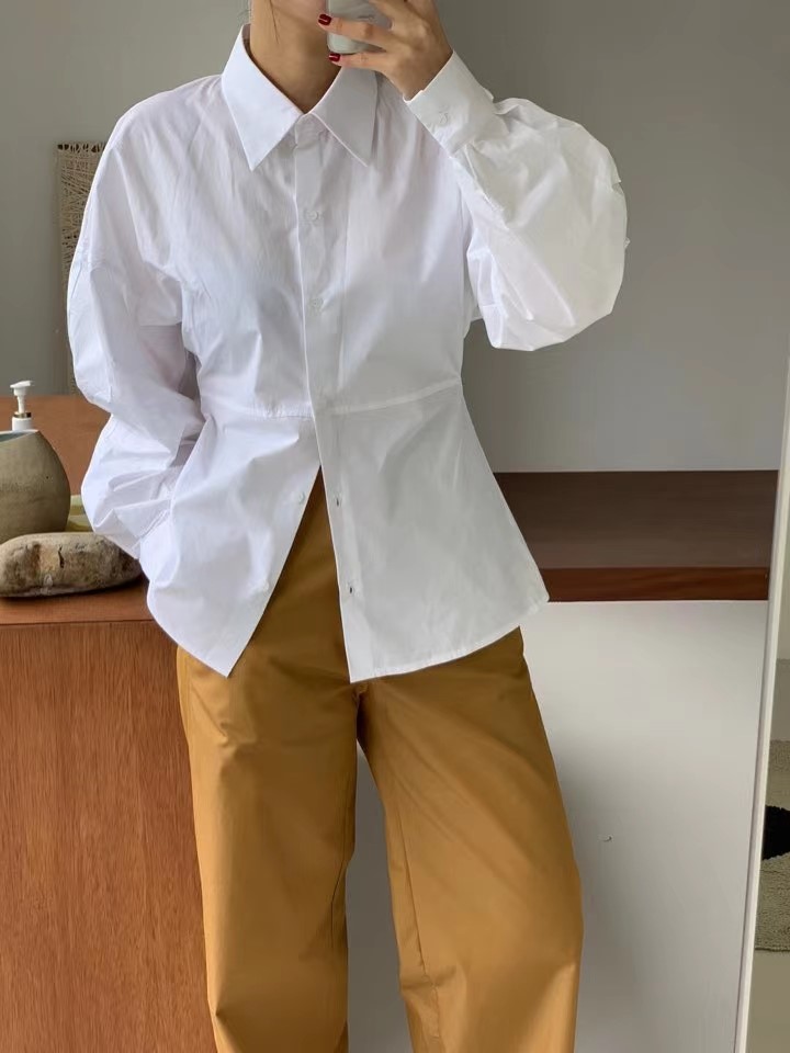 白色