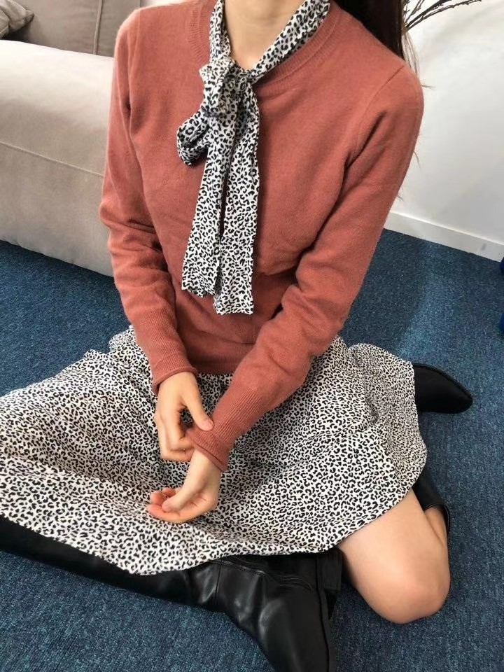 浅棕色