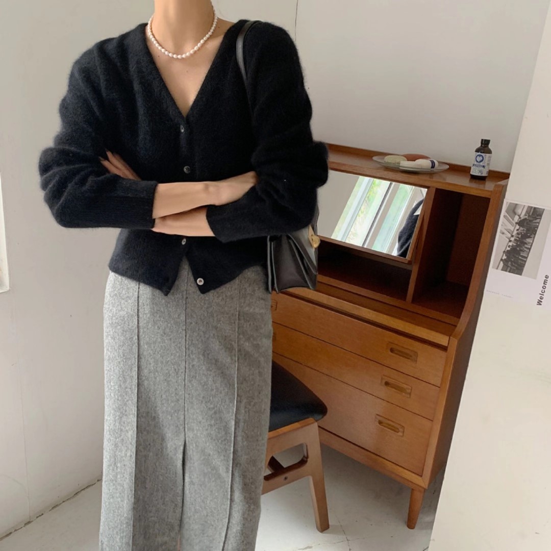 黑色
