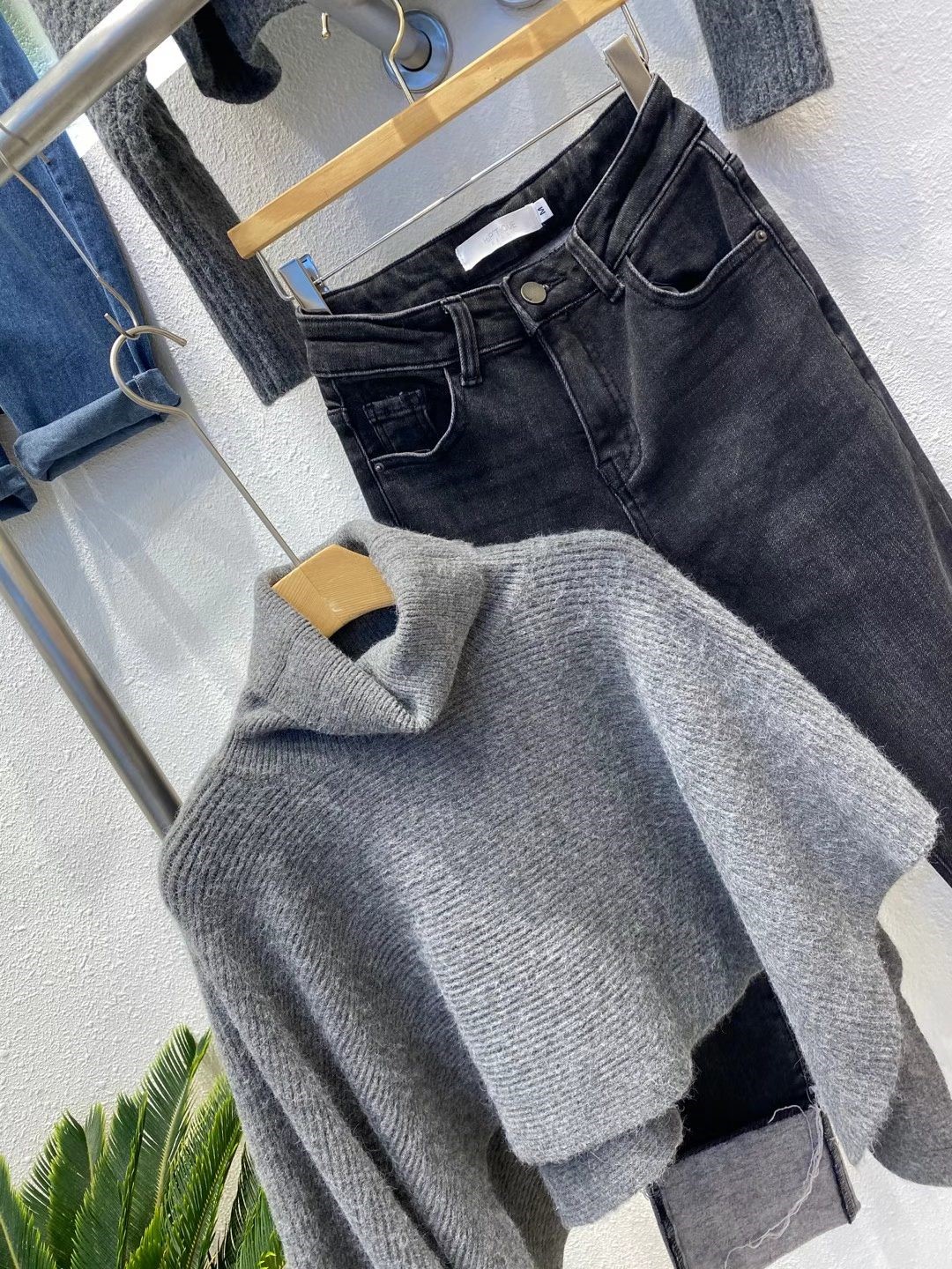 灰色