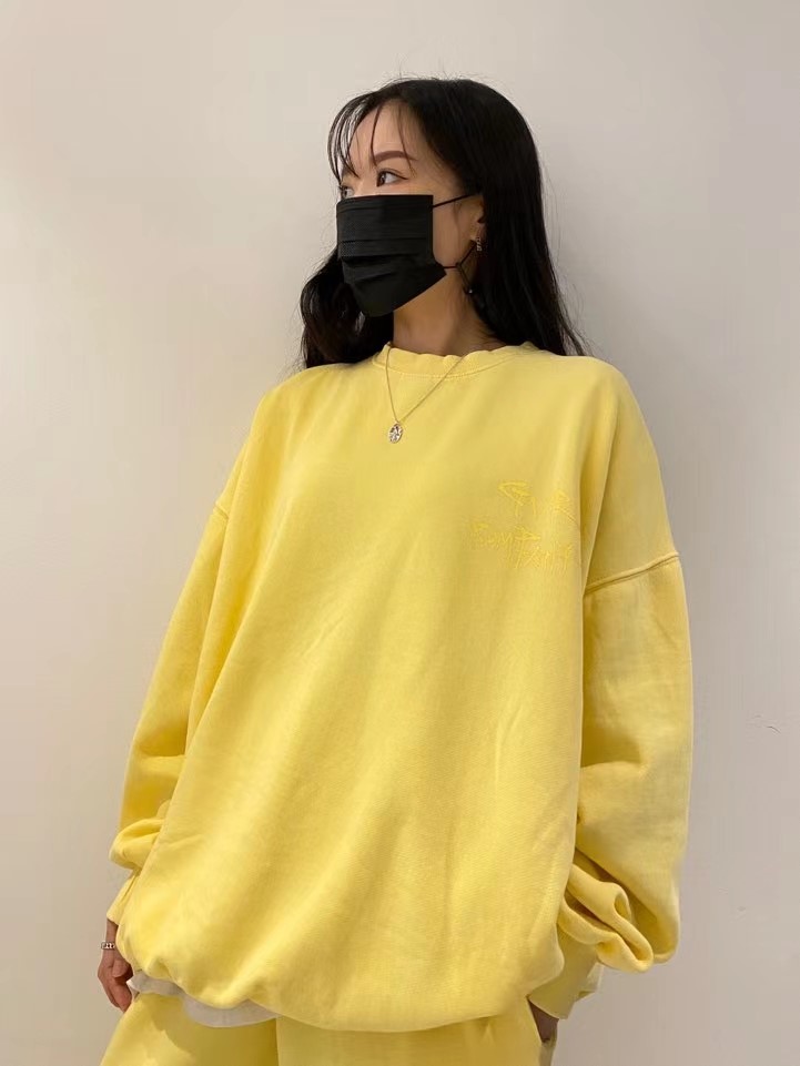 黄色
