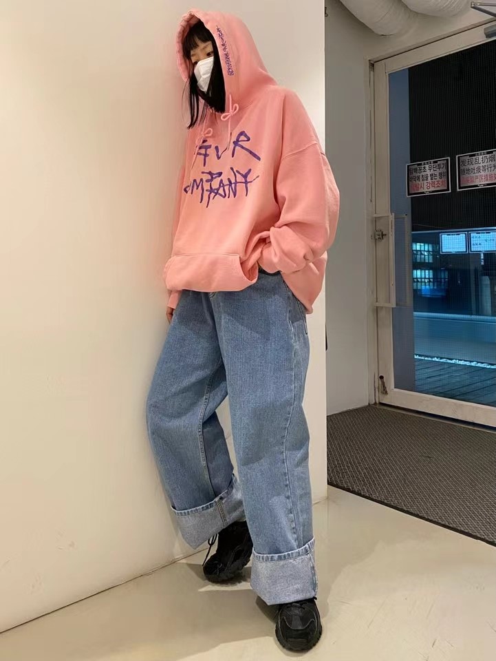 粉红色