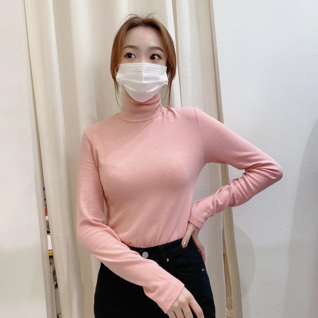 粉红色
