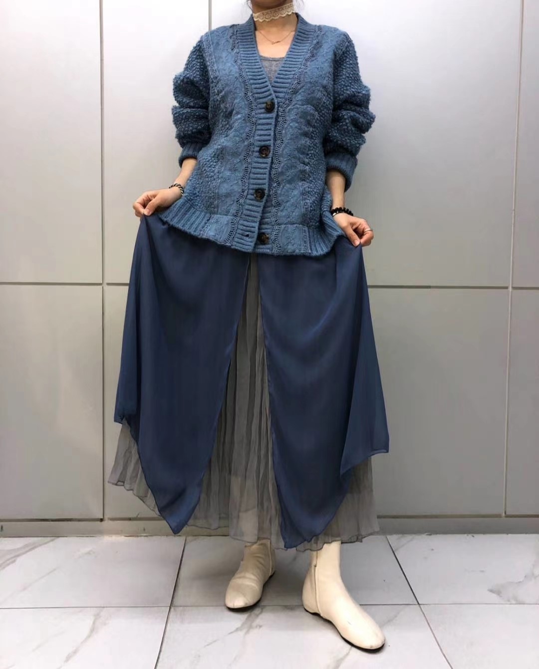 蓝色
