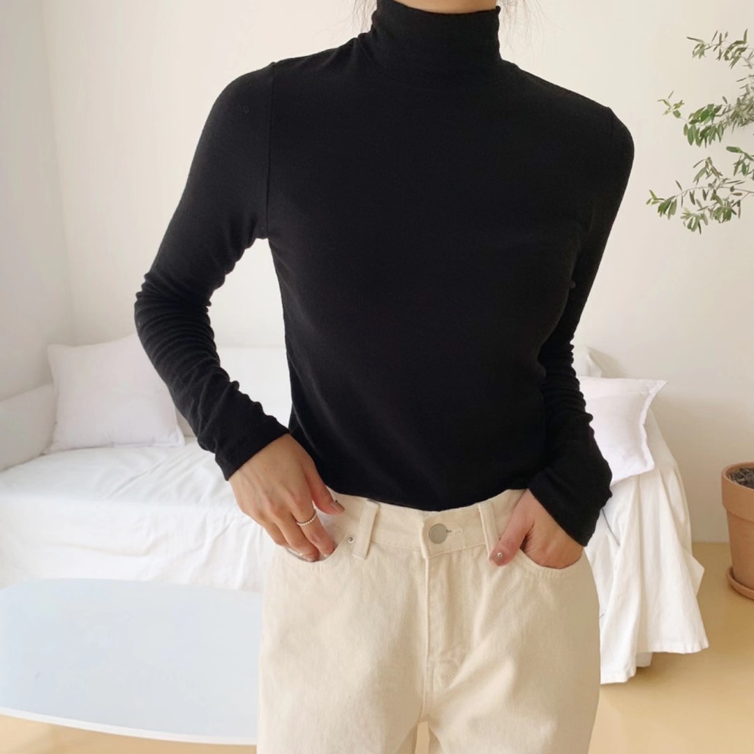 黑色