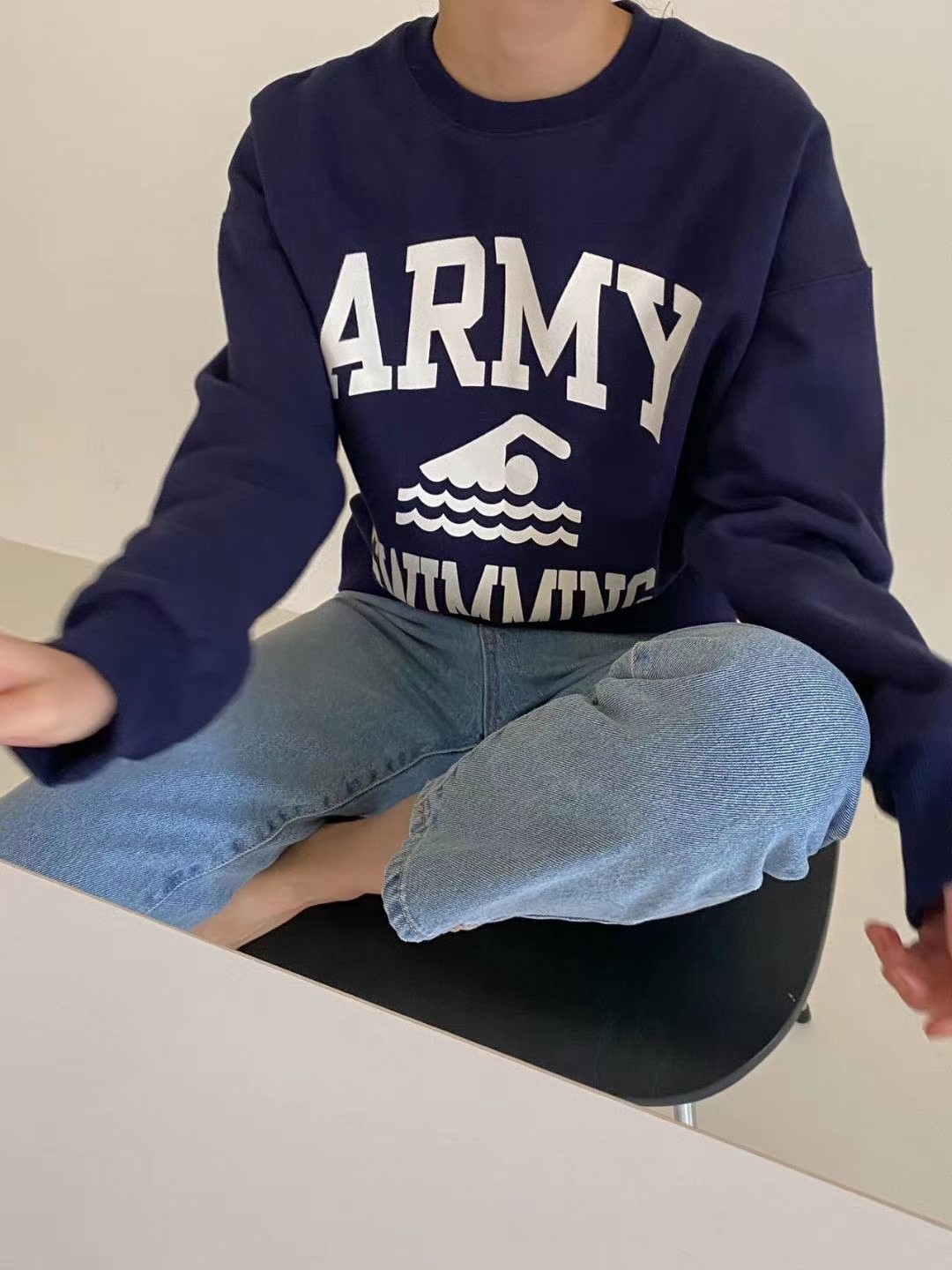 藏蓝色