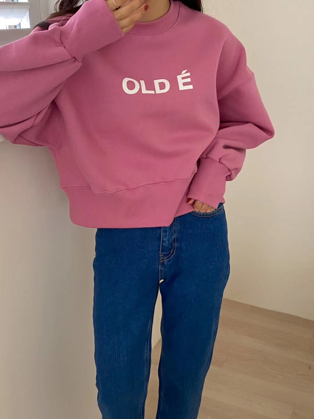 粉红色