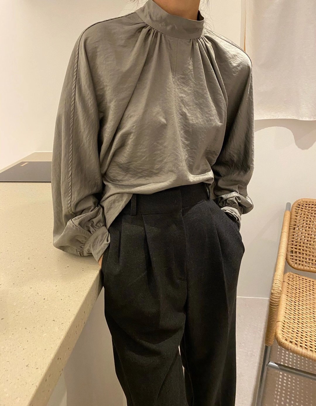 灰色