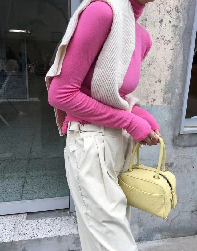 粉红色