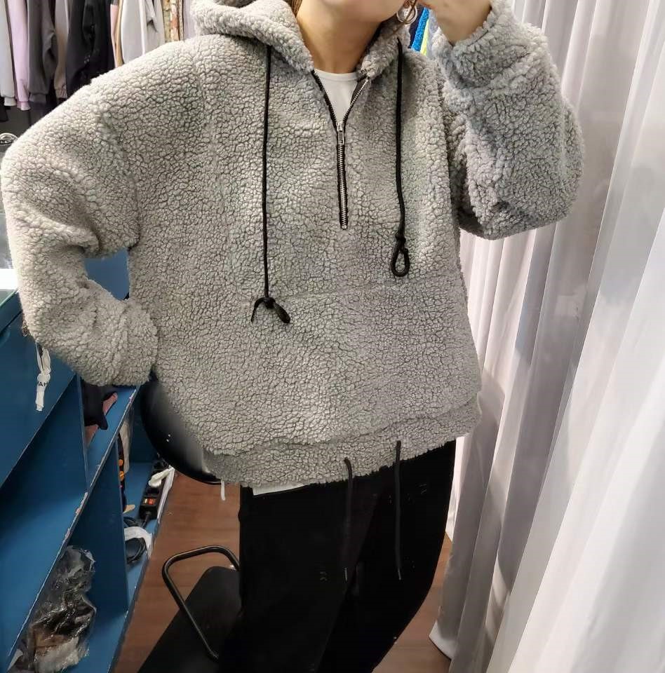 灰色