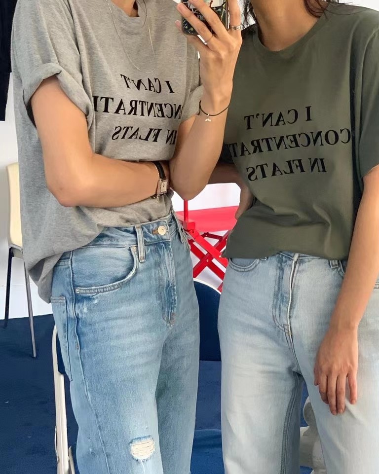 灰色