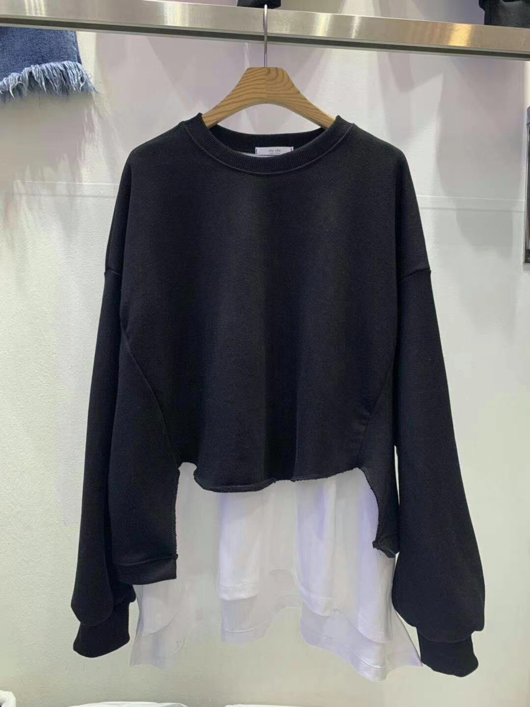黑色