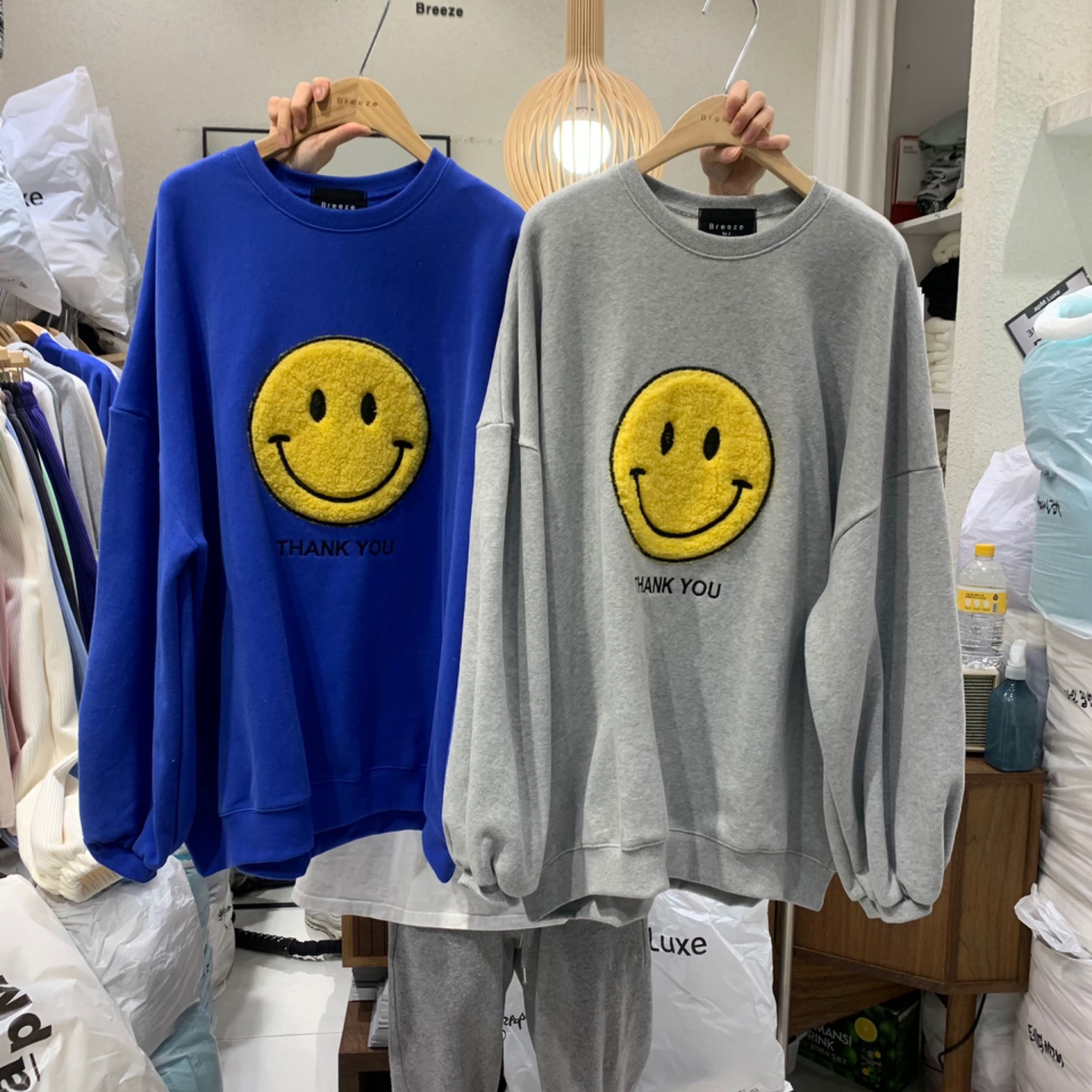 灰色
