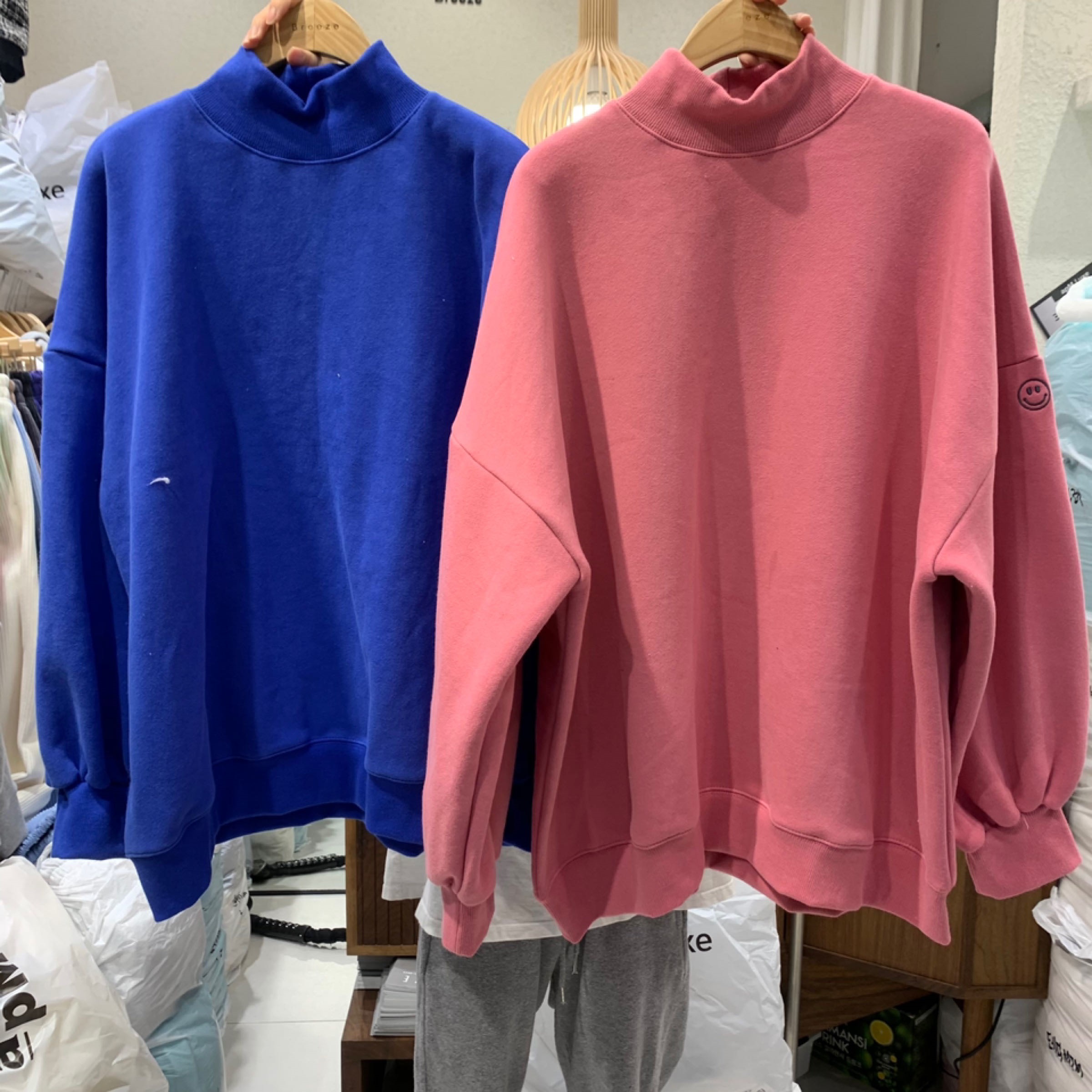 粉红色