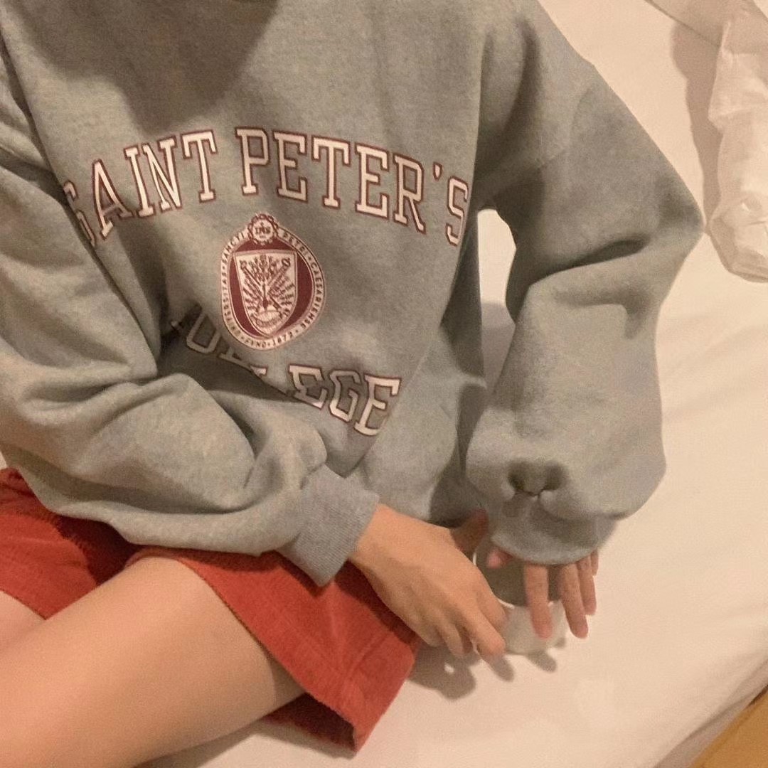 灰色