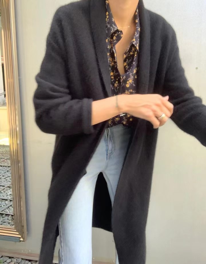 黑色