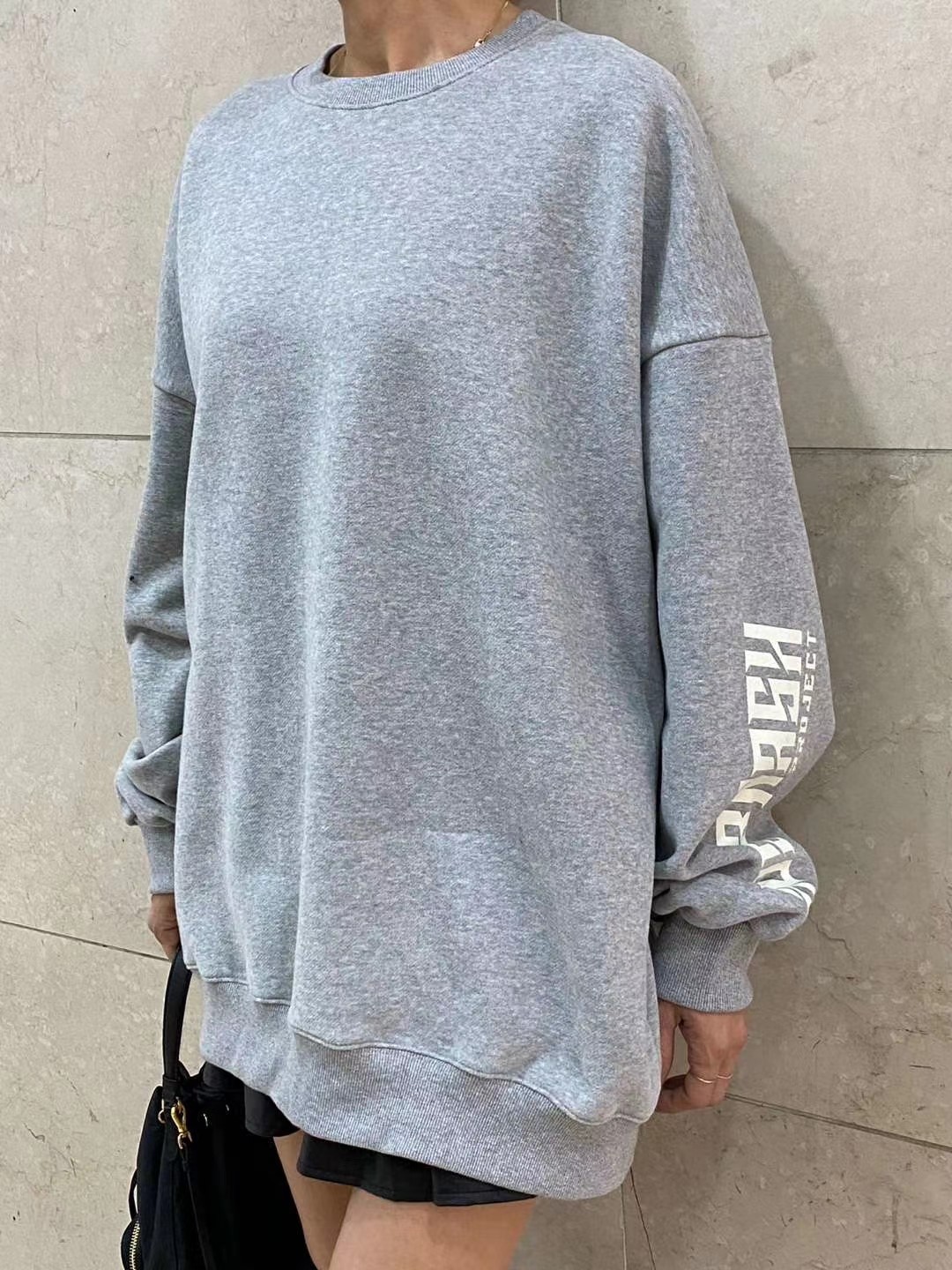 灰色