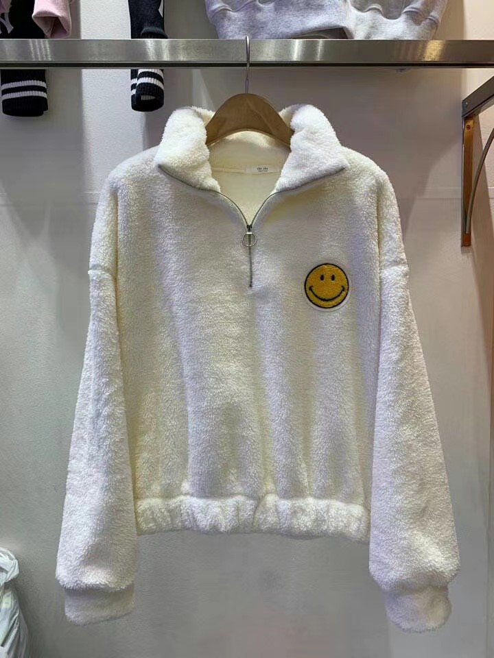 粉红色