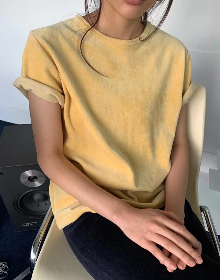 黄色