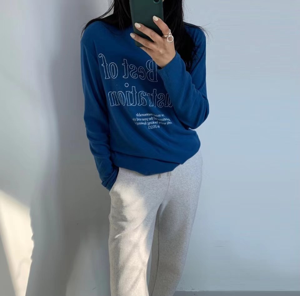 蓝色