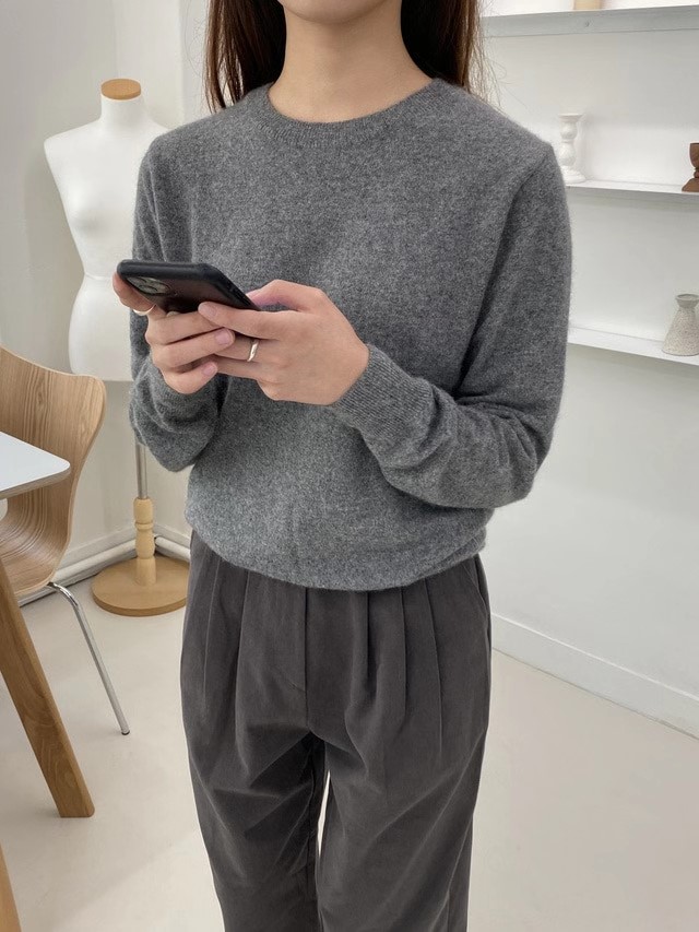 灰色