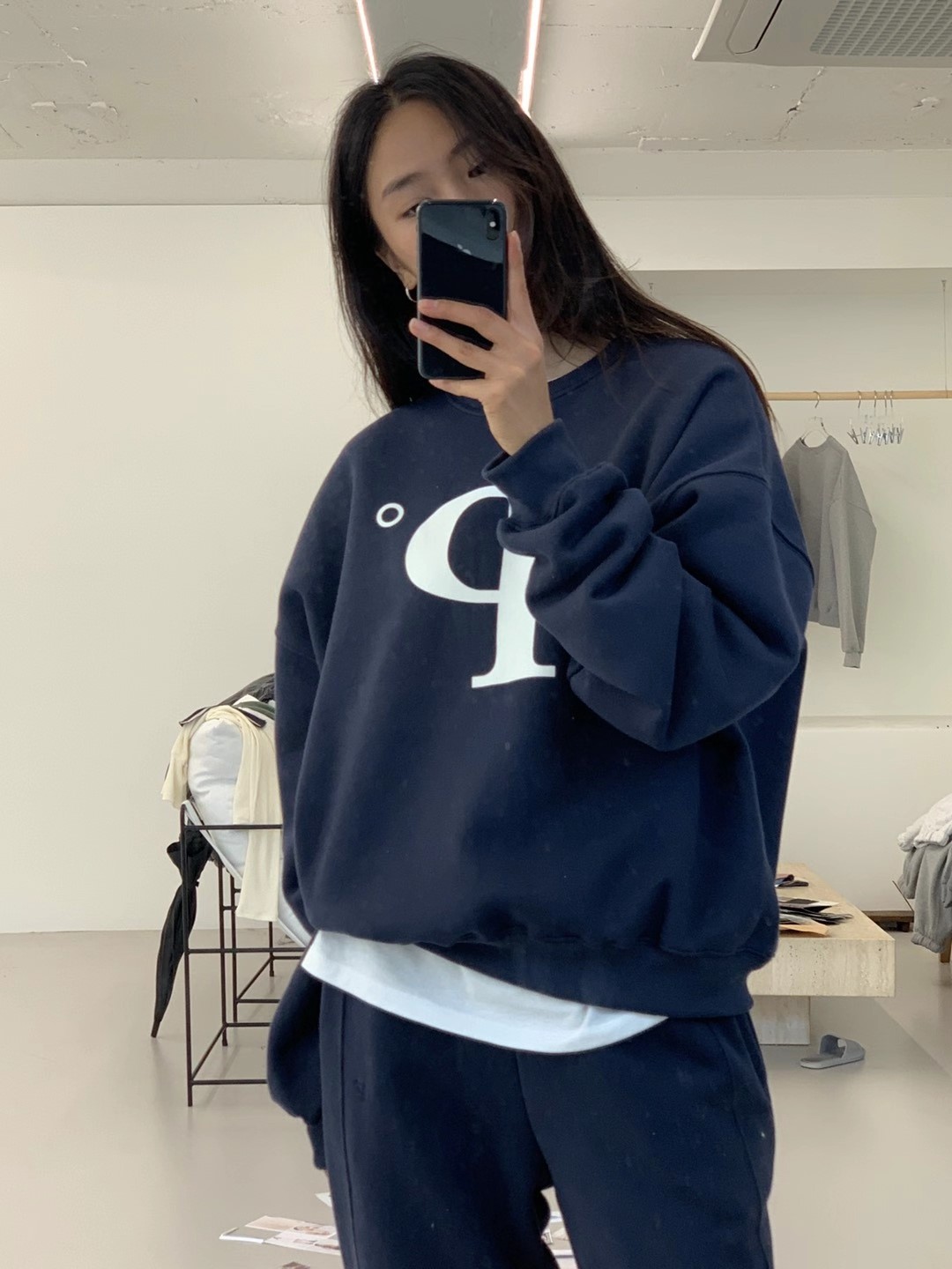 酒红色