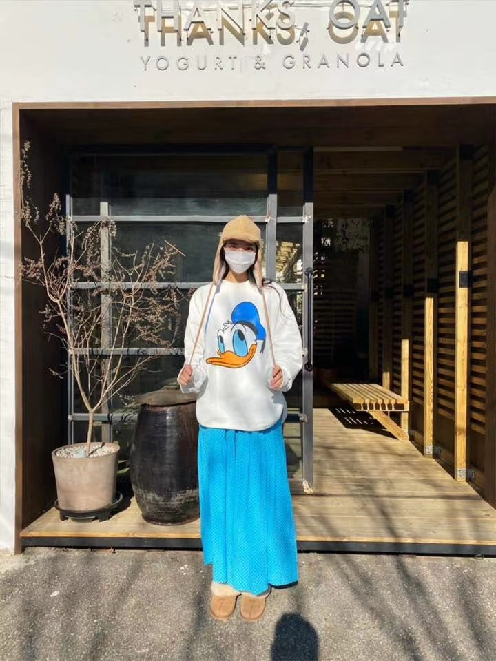 灰色