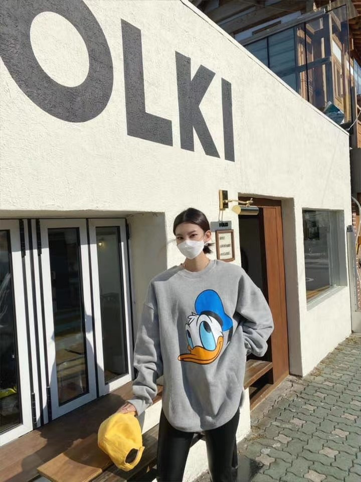 灰色