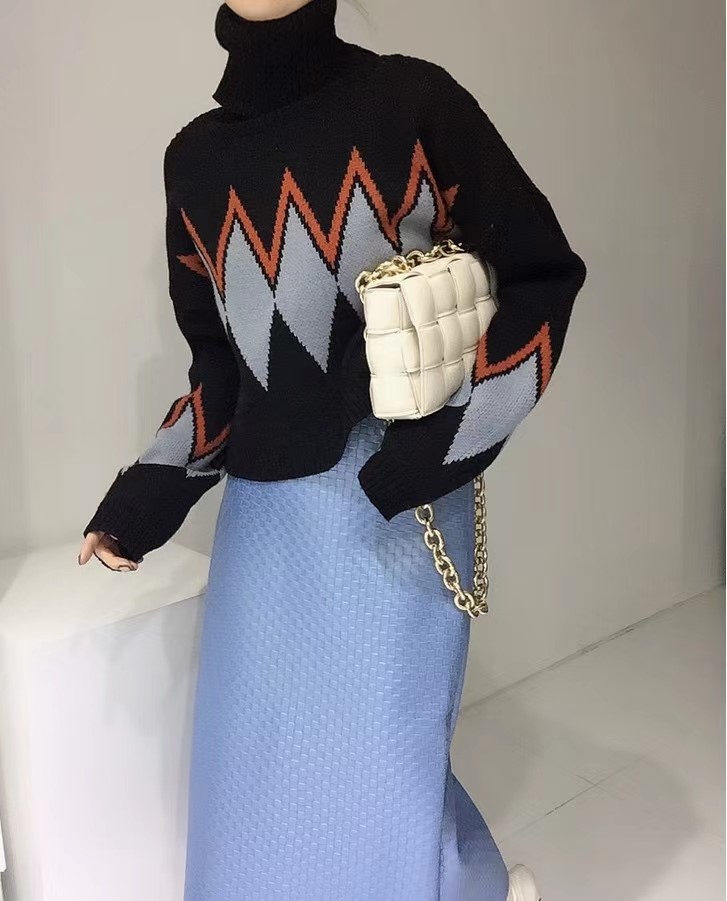 黑色